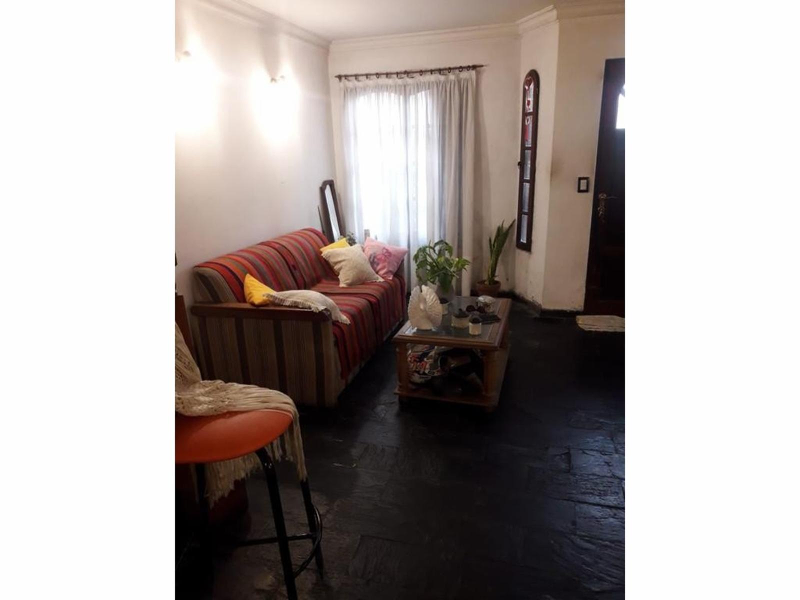 CASA EN DOS PLANTAS C/GARAGE Y TERRAZA (PUNCHAUCA 100 - HAEDO). — foto 8