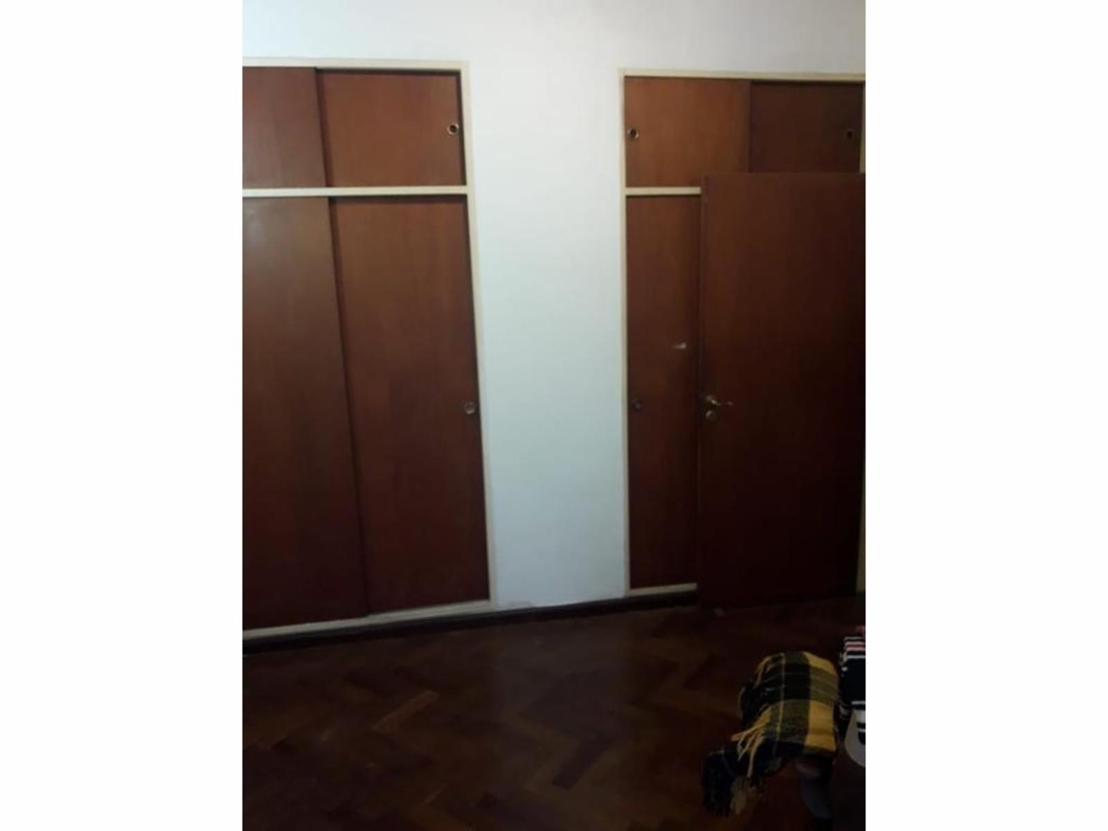 CASA EN DOS PLANTAS C/GARAGE Y TERRAZA (PUNCHAUCA 100 - HAEDO). — foto 9