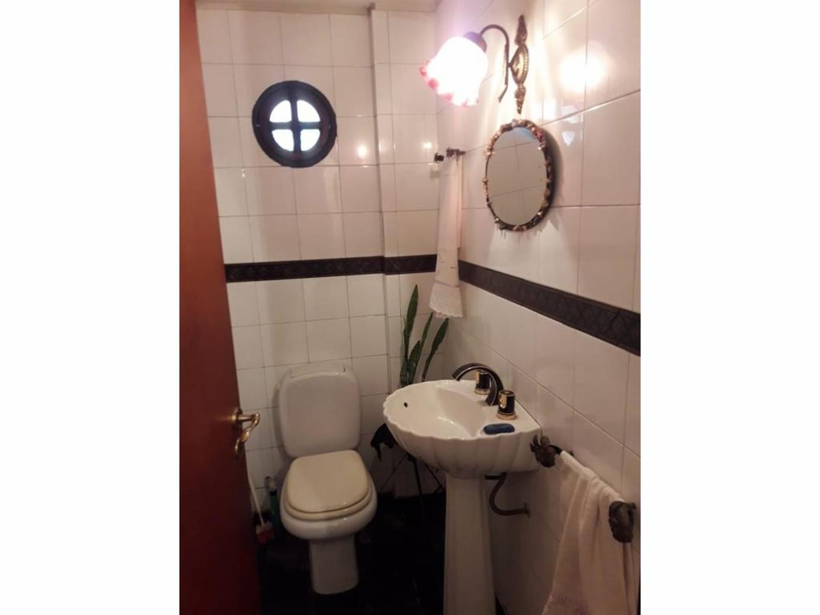 CASA EN DOS PLANTAS C/GARAGE Y TERRAZA (PUNCHAUCA 100 - HAEDO). — foto 13