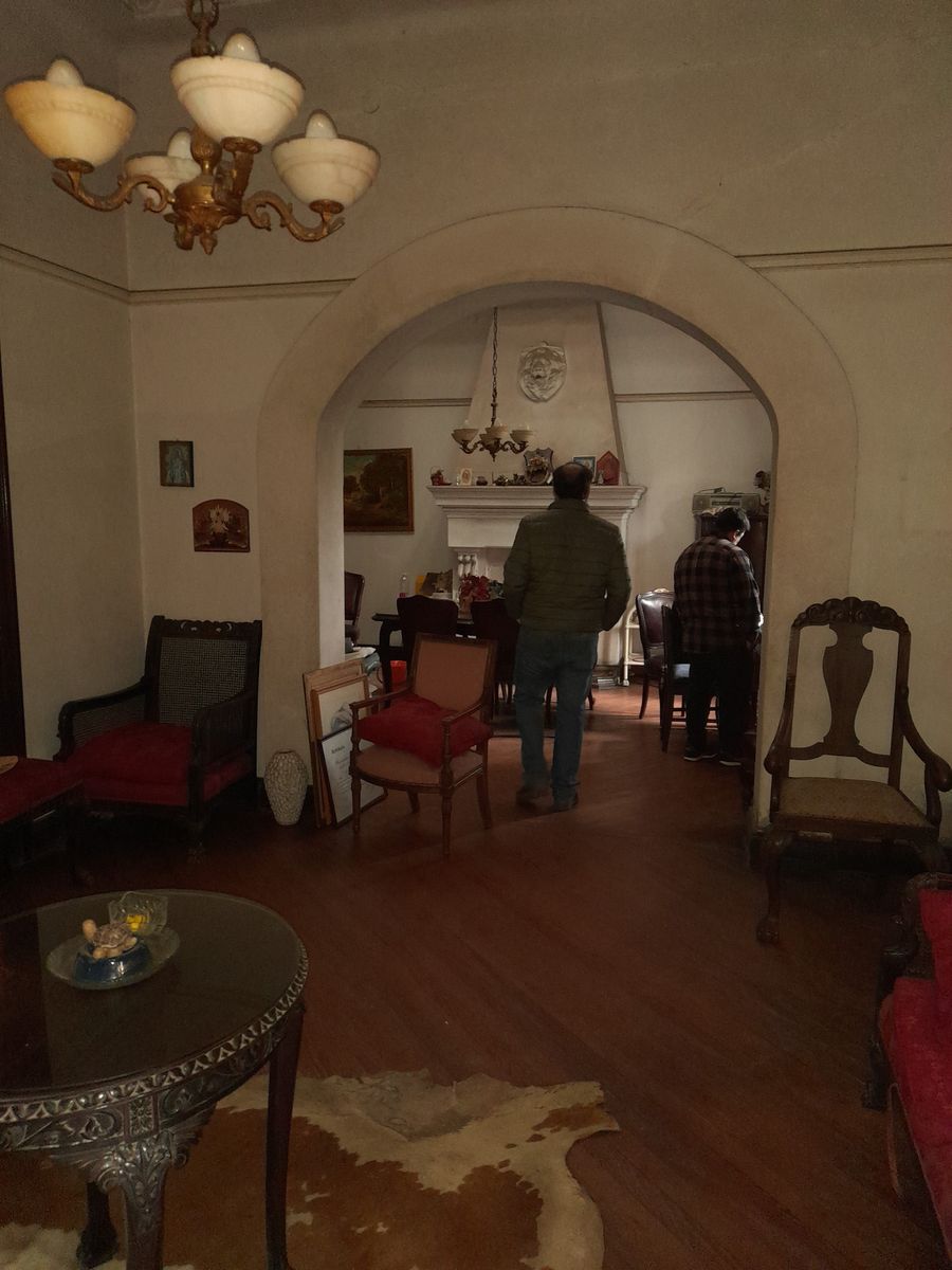 Majestuosa casa, en el corazón de Bella Vista (SobreSenadorMorón)enunazona exclusiva y de alta plusvalía, Asentada en unterrenode18x83mts.de los que quedan pocos en la zona. - 4