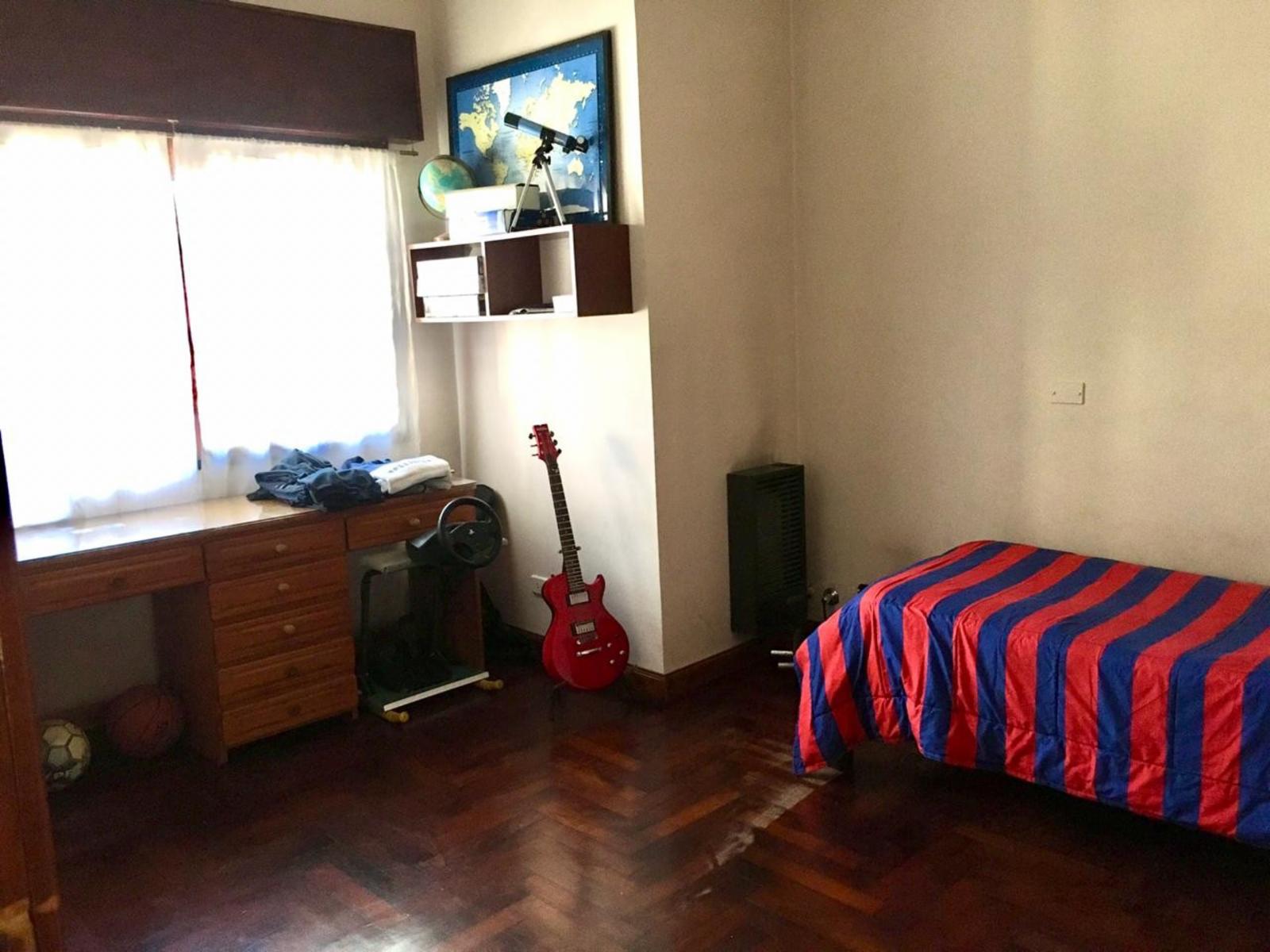 VENTA Chalet de 4 amb c/quincho y pileta Haedo Chico — foto 2