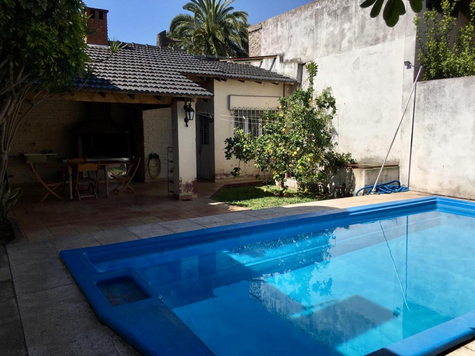 VENTA Chalet de 4 amb c/quincho y pileta Haedo Chico — foto 12