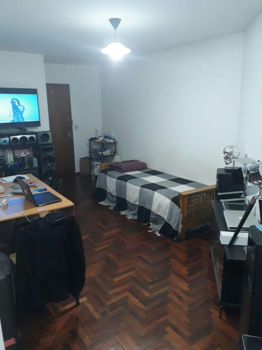 Excelente depto de Un Dorm. sobre Bv. San Juan 517 con escritura.