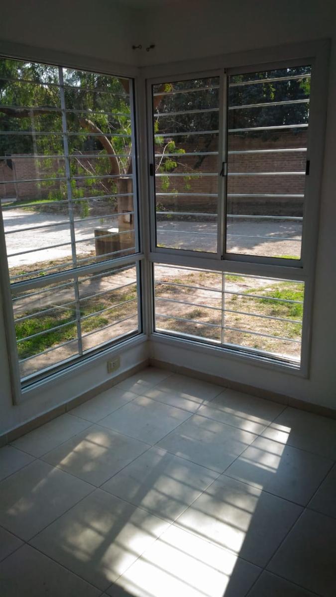 EXCELENTE DUPLEX DE DOS DORMITORIOS - OPORTUNIDAD EN VILLA ALLENDE - RECIBE MENOR — foto 8