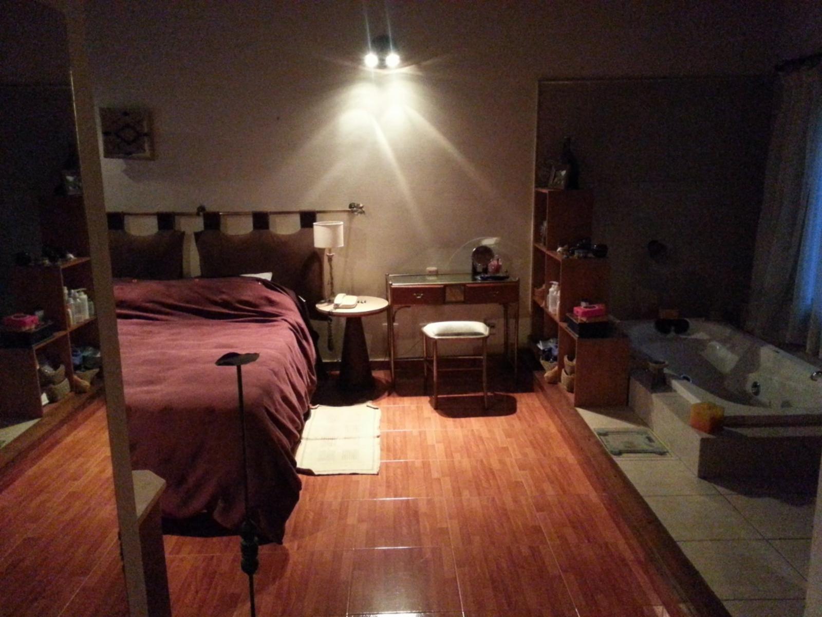 EXCELENTE CASA DE 4 DORMITORIOS PILETA QUINCHO Y PLAYROOM EN BARRIO LAS ROSAS — foto 8