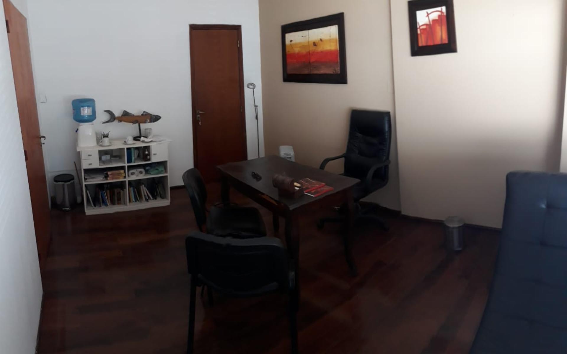 MUY LINDO CONSULTORIO/OFICINA SOBRE AV. POETA LUGONES - 3