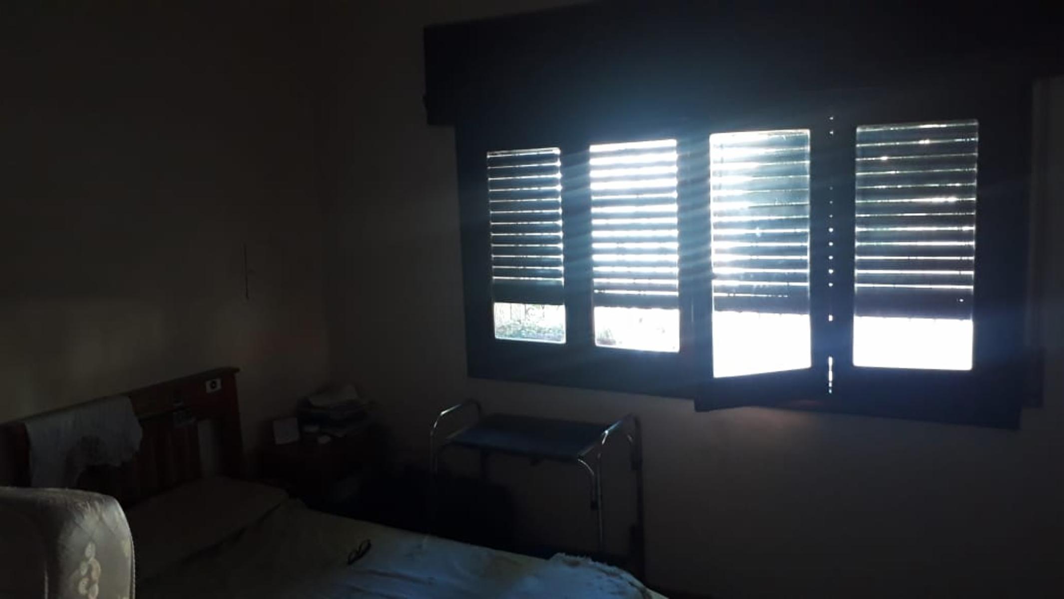 OPORTUNIDAD VENDO CASA DE DOS DORM. EN ALTO ALBERDI. — foto 2