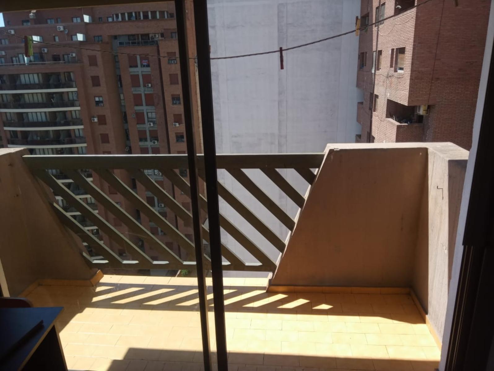 EXCELENTE DEPTO DE 2 DORM. C/ BALCON EN EL CORAZON DE NVA CBA — foto 4