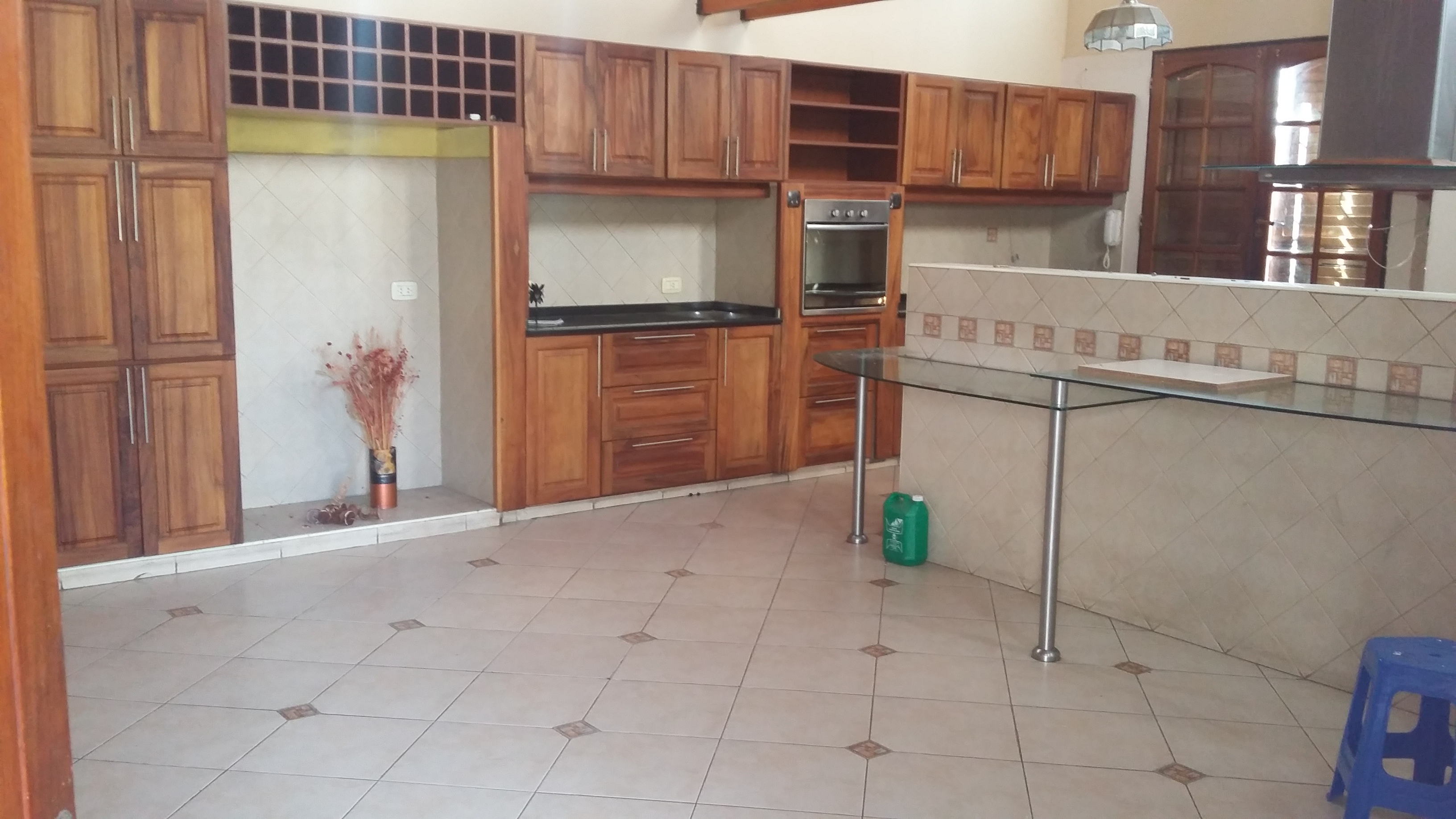 ESPECTACULAR CASA DE 3 DORMITORIOS MAS PILETA Y QUINCHO AMPLISIMO!! NO PERDER OPORTUNIDAD!!! RECIBIMOS PROPIEDAD MENOR!!! MAS UN DEPTO INDEPENDIENTE DE 1 DORMITORIO!! — foto 3