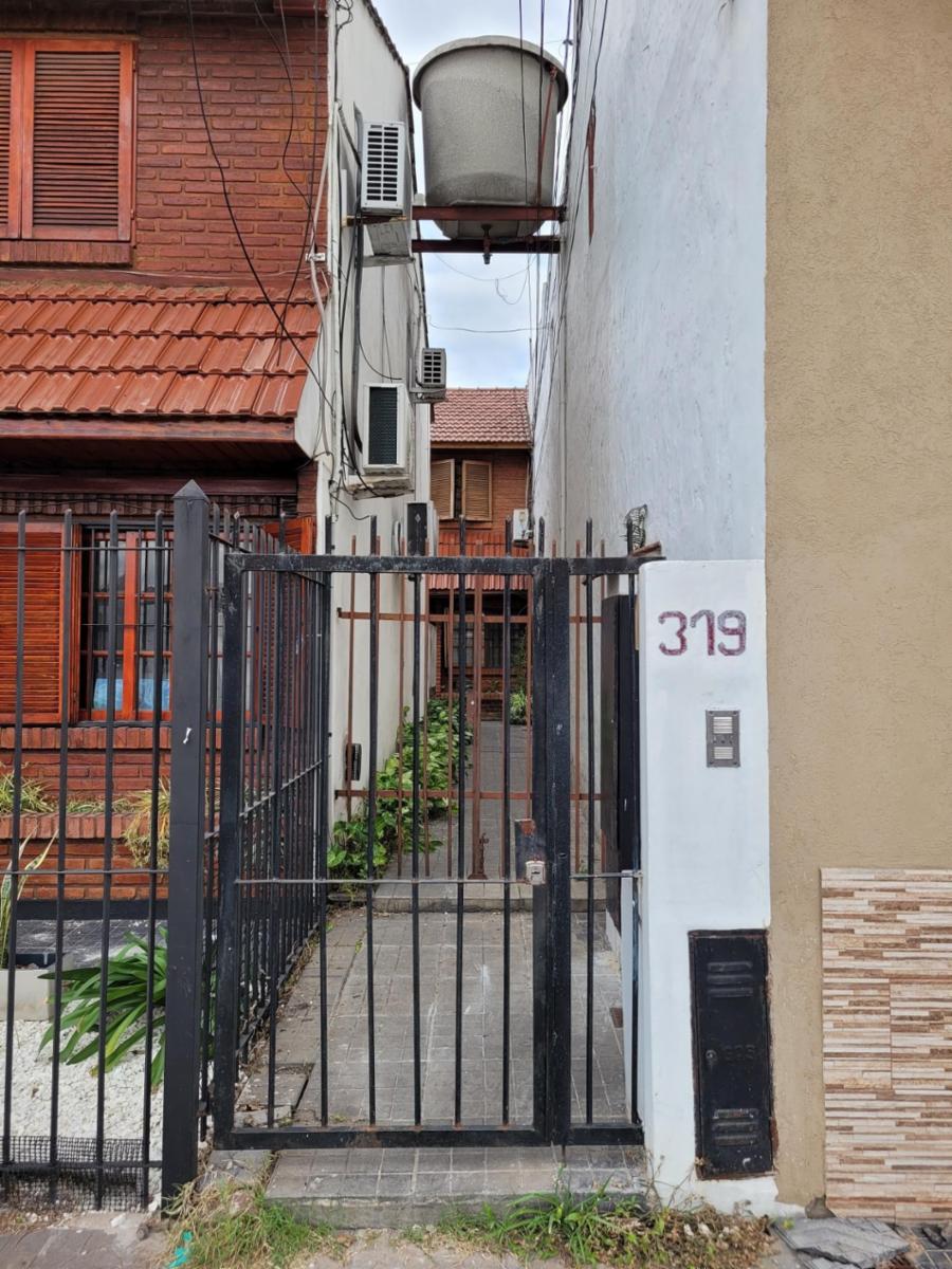 Excelente Duplex de 3 ambientes sobre calle Larrea 319 Ramos Mejía — foto 3