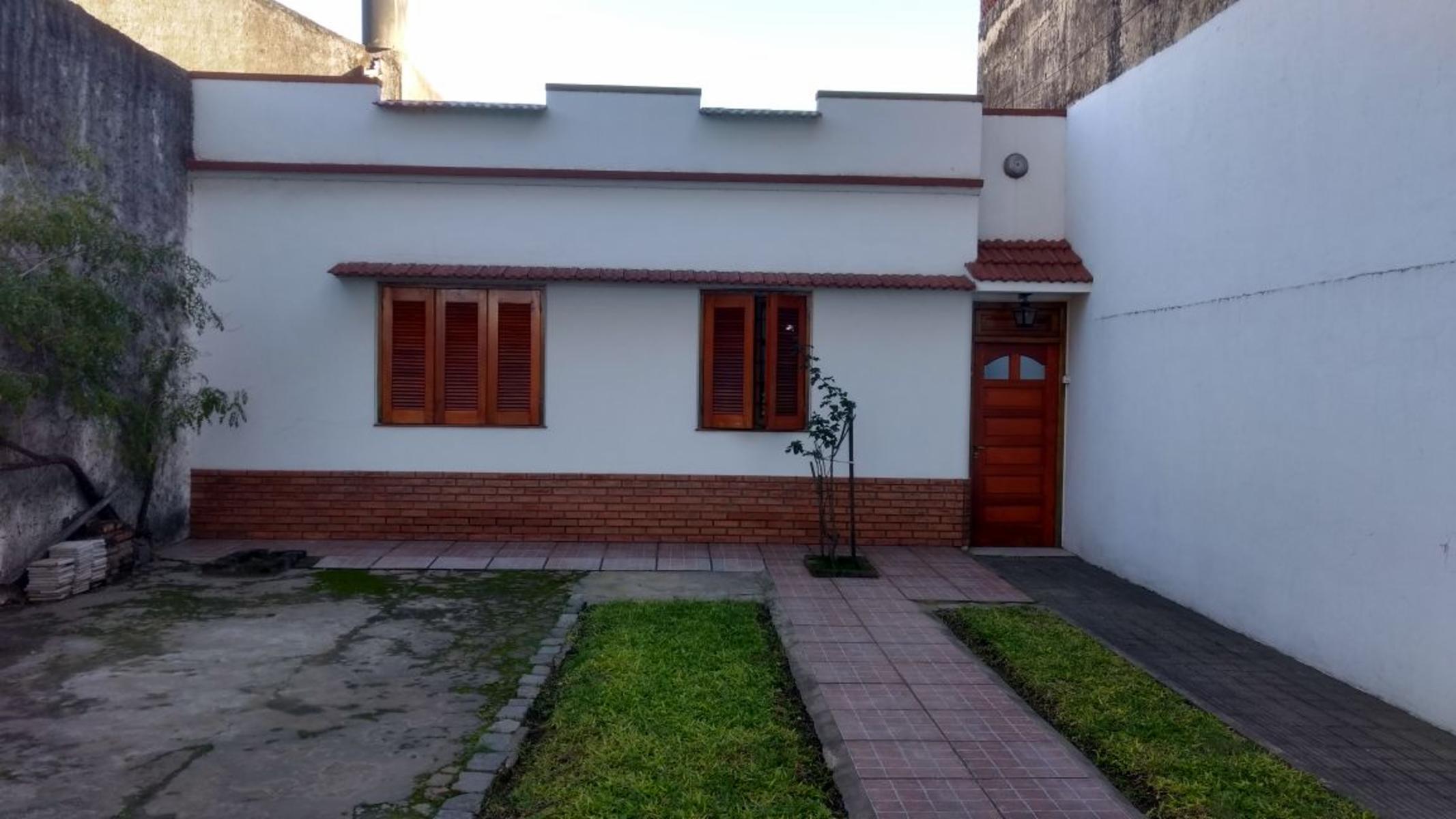 Amplia Casa de tres Dormitorios. — foto 7