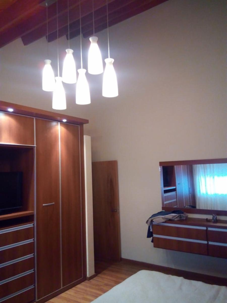 LOMAS DE ALBERDI ESPECTACULAR CASA DE 4 DORMITORIOS — foto 10