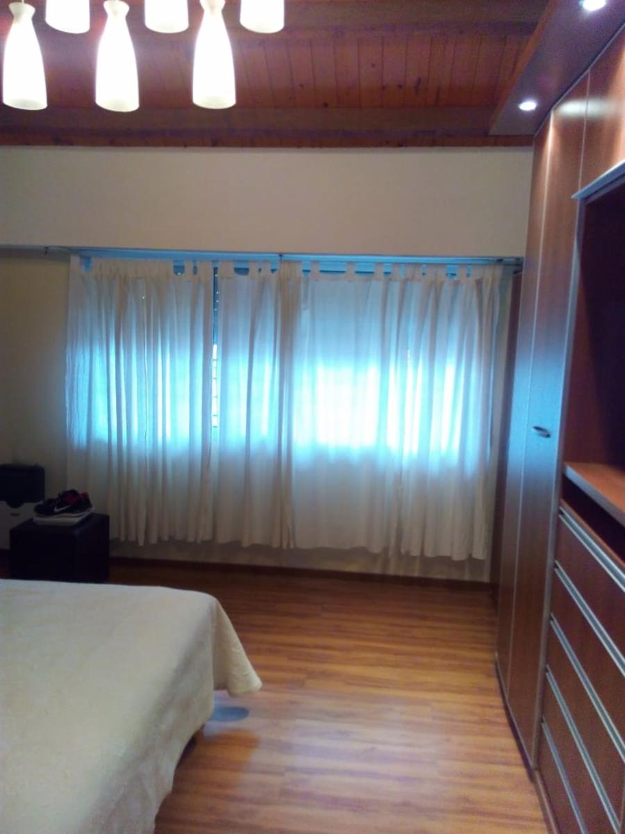 LOMAS DE ALBERDI ESPECTACULAR CASA DE 4 DORMITORIOS — foto 11