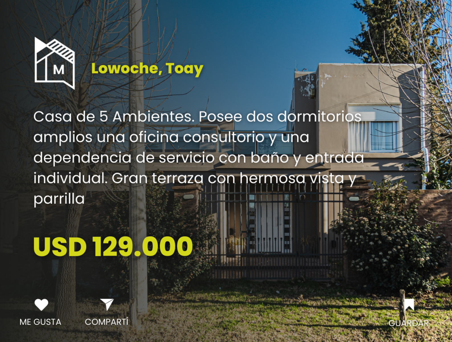 Casaquinta con Pileta, Cochera, galería con parrilla semi cubierta y terraza.