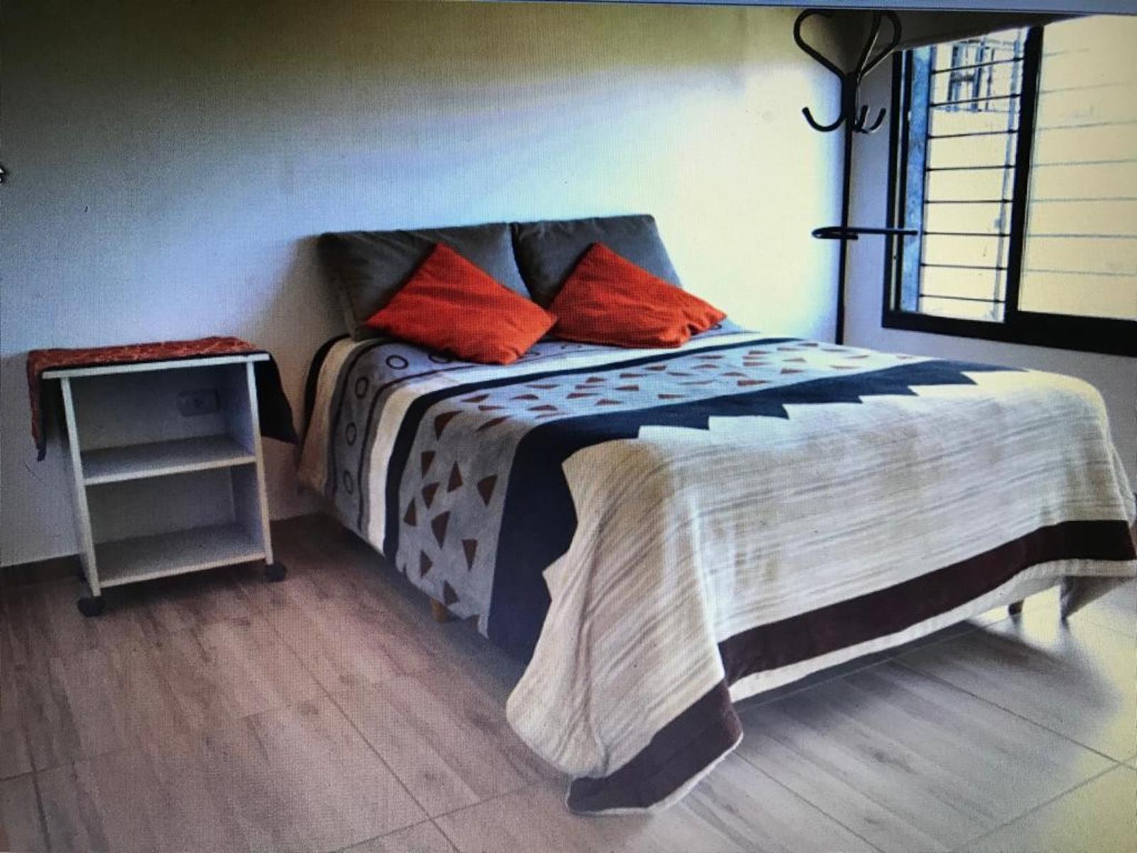 PROPIEDAD EN VENTA EN VILLA DEL LAGO A METROS DE BV. SARMIENTO — foto 4