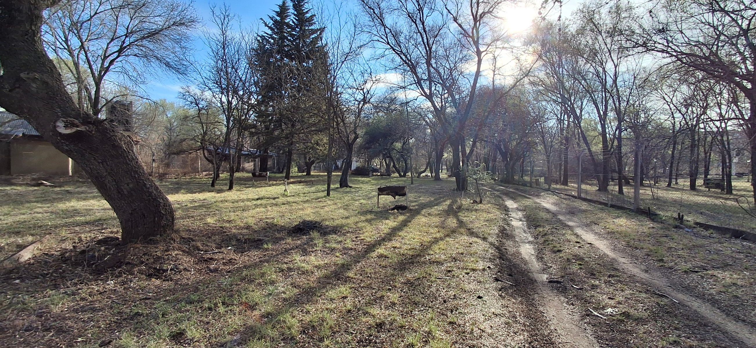 5.000 metros de lote con casa frente al rio
