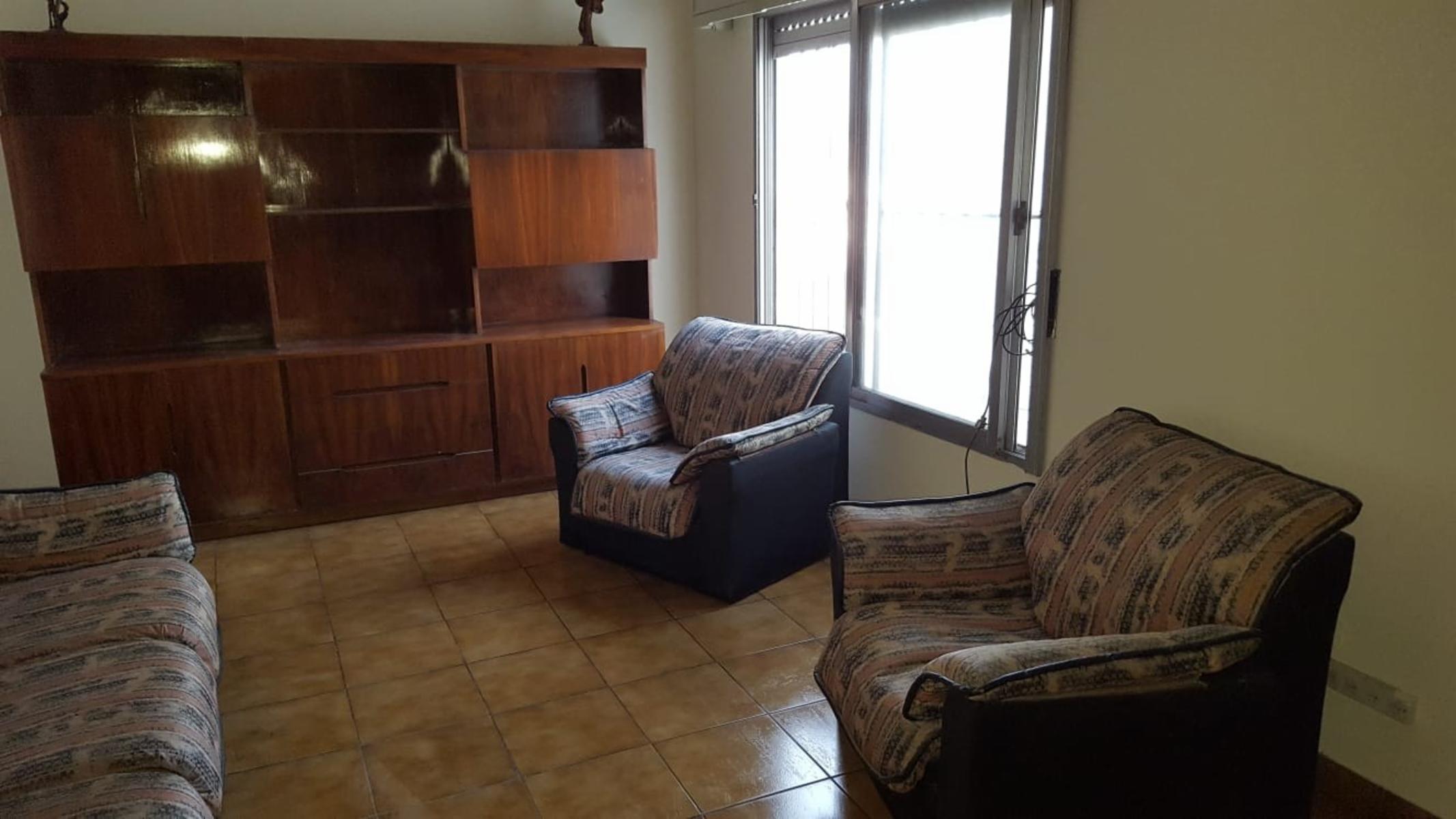 GALPON O DOBLE COCHERA Y DEPTO. INDEPENDIENTE y CASA 1° piso — foto 3