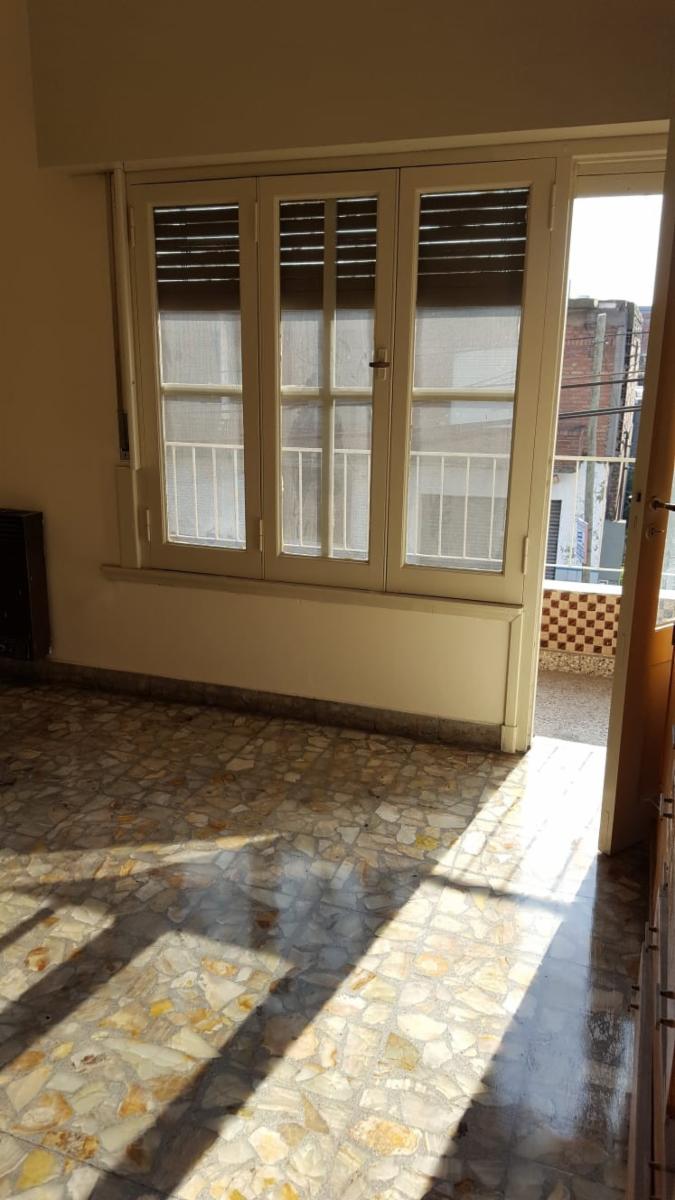 GALPON O DOBLE COCHERA Y DEPTO. INDEPENDIENTE y CASA 1° piso — foto 9