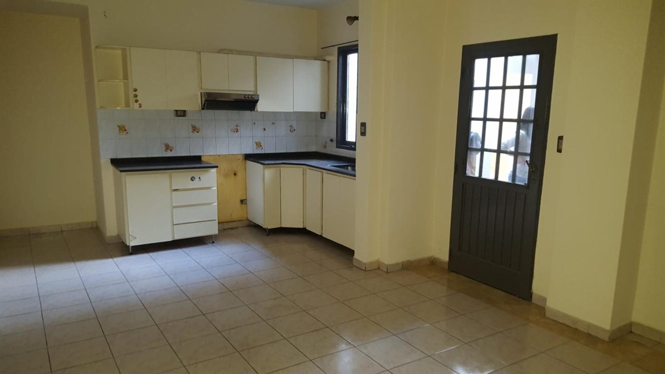GALPON O DOBLE COCHERA Y DEPTO. INDEPENDIENTE y CASA 1° piso — foto 14