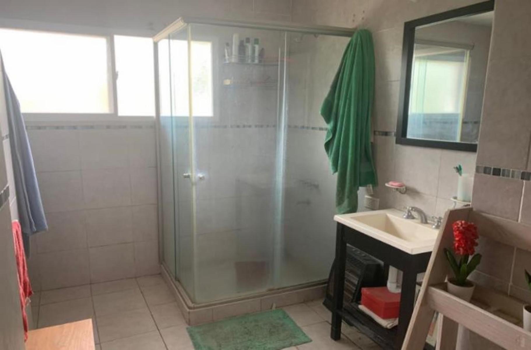 2 CASA EN 2 LOTES CON PILETA — foto 3
