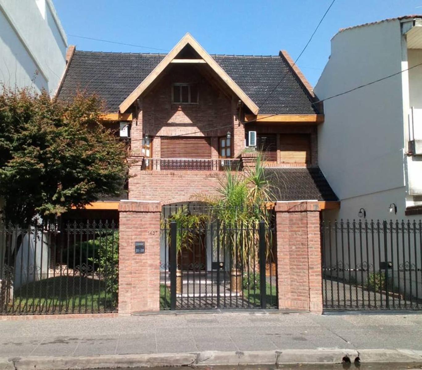 CHALET DE CATEGORÍA RAMOS MEJÍA