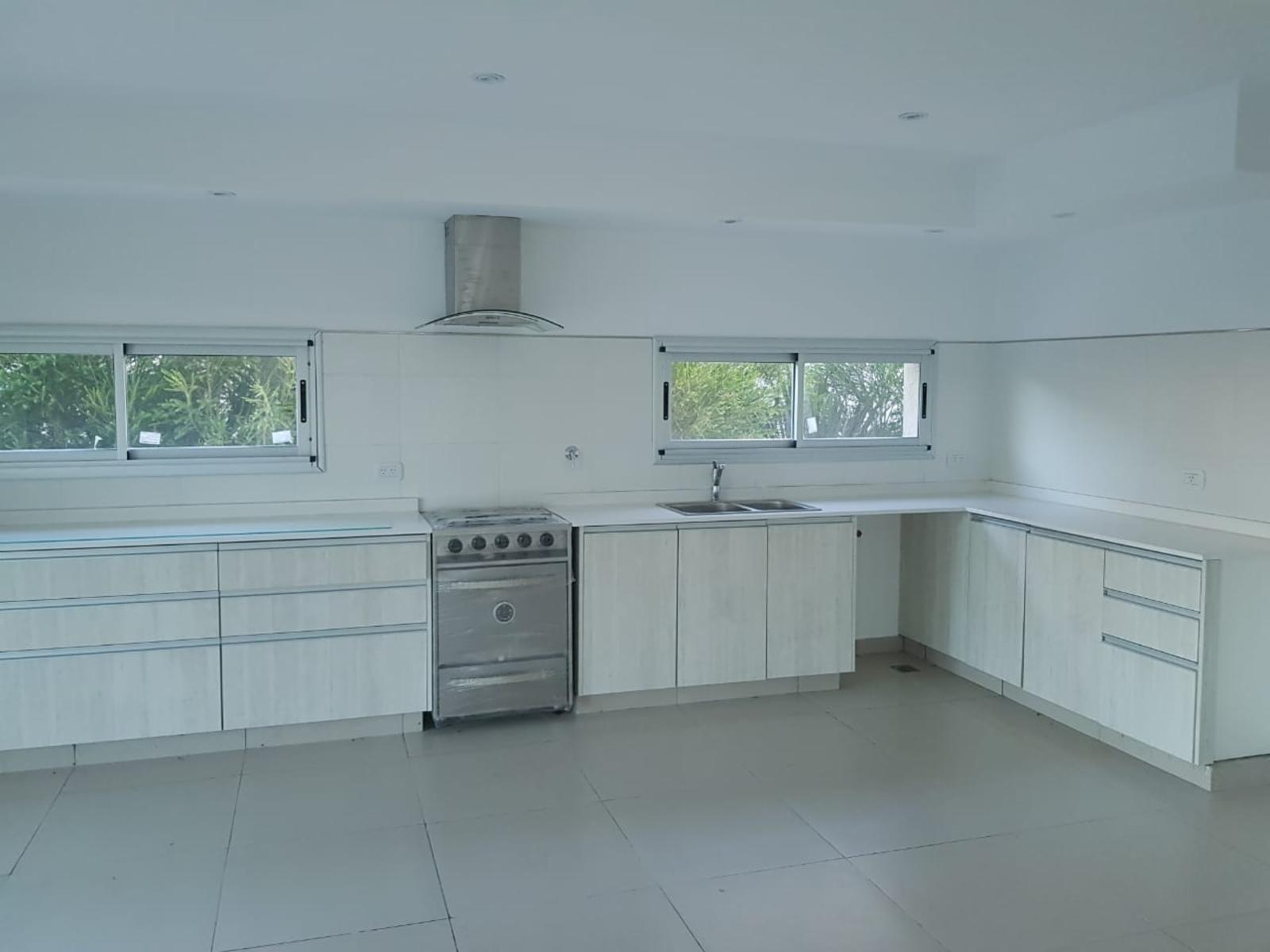CANNING EXCELENTE CASA EN CONTRY A ESTRENAR — foto 4