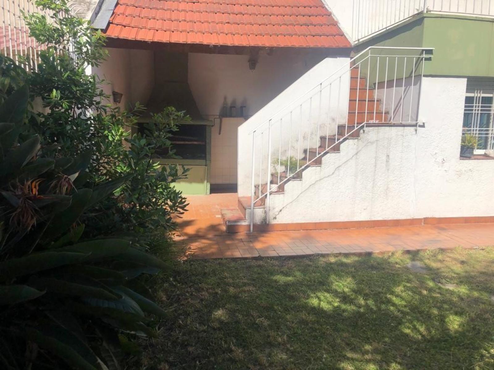 VENTA EXCELENTE CHALET CON PICINA Y PARRILA — foto 7