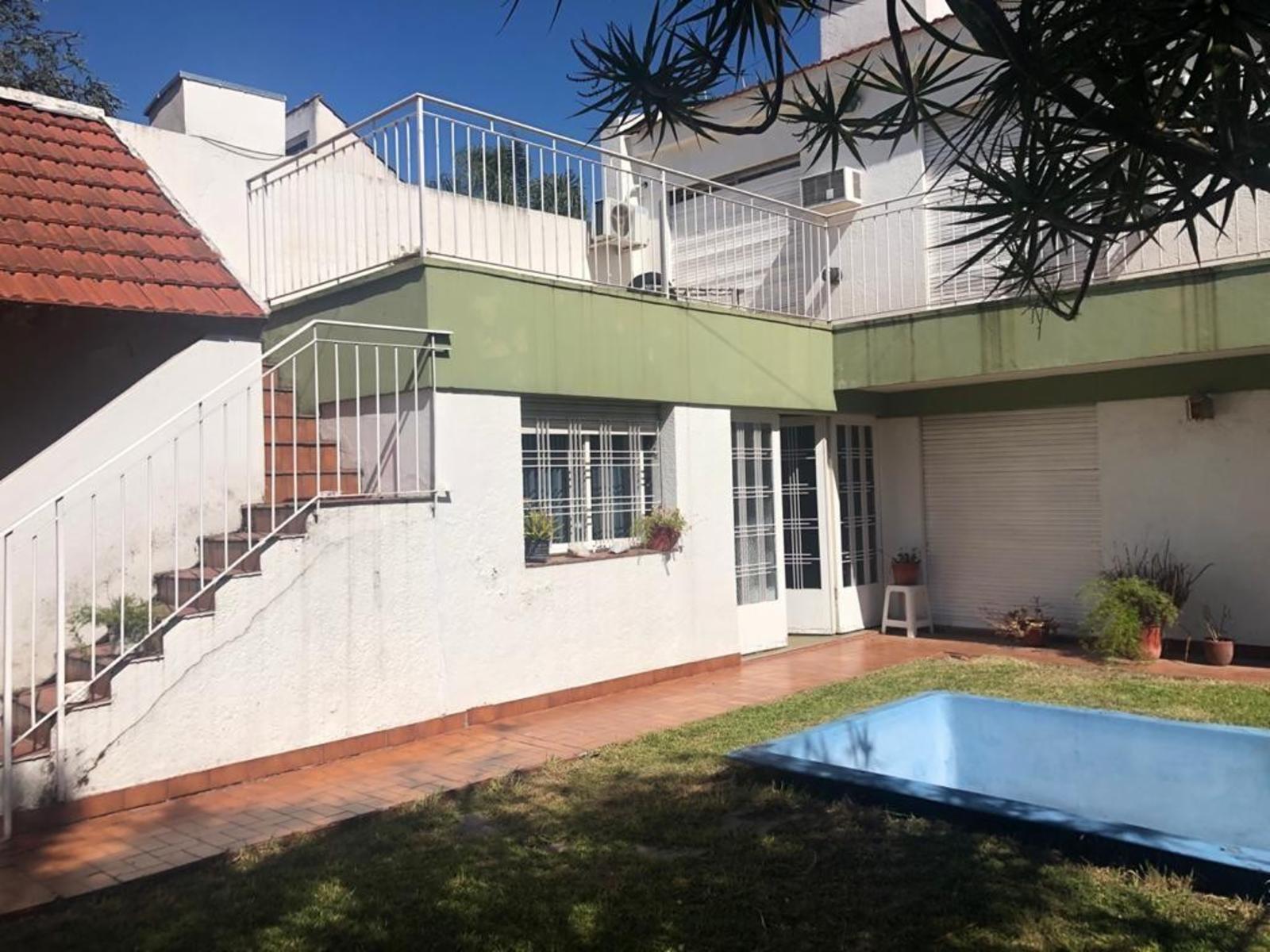 VENTA EXCELENTE CHALET CON PICINA Y PARRILA — foto 8
