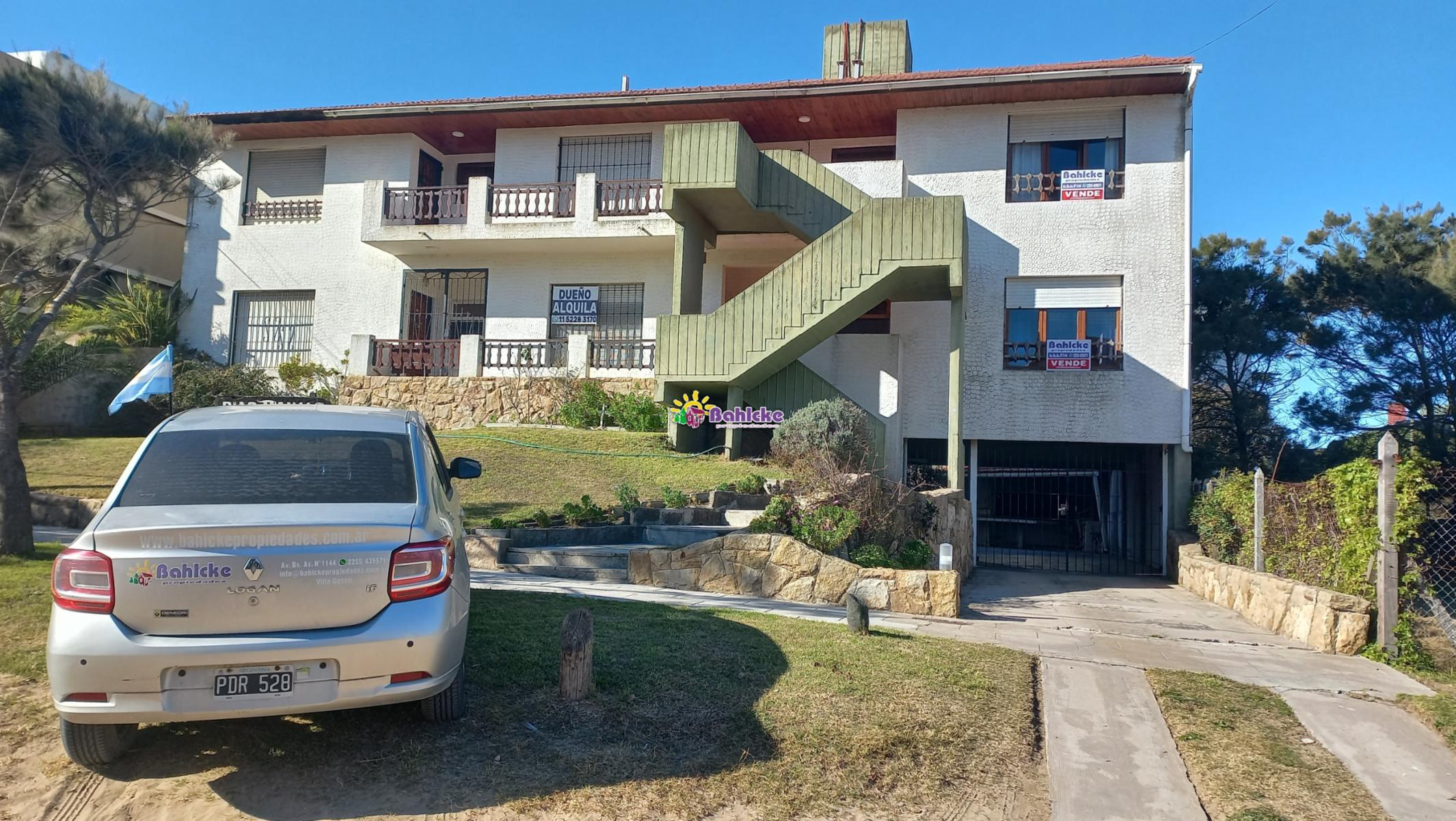 Venta de amplio Departamento 3 amb. c/ cochera, Villa Gesell