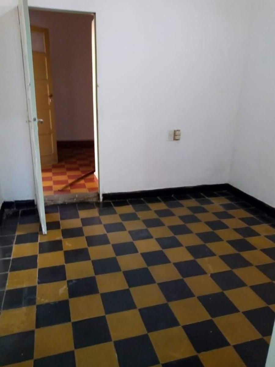 SE VENDE CASA CÉNTRICA IDEAL PARA EDIFICIOS EN POSADAS — foto 7