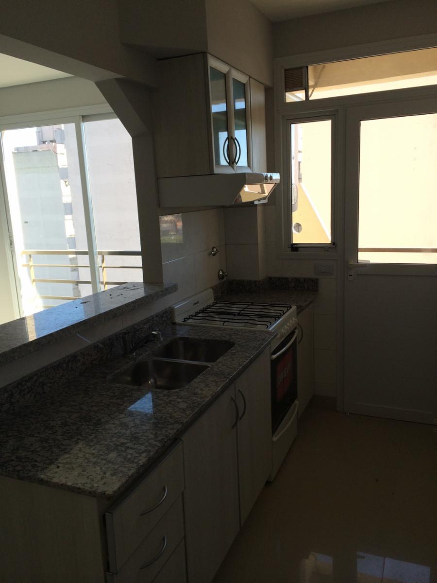 Hermoso Depto de 2 Amb Edificio con Piscina / Seguridad 24 Hs — foto 7