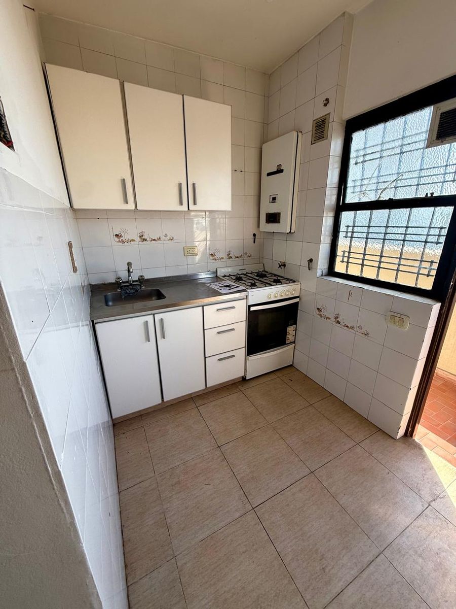 OPORTUNIDAD VENTA DOS DEPTOS DE DOS AMBIENTES - 1
