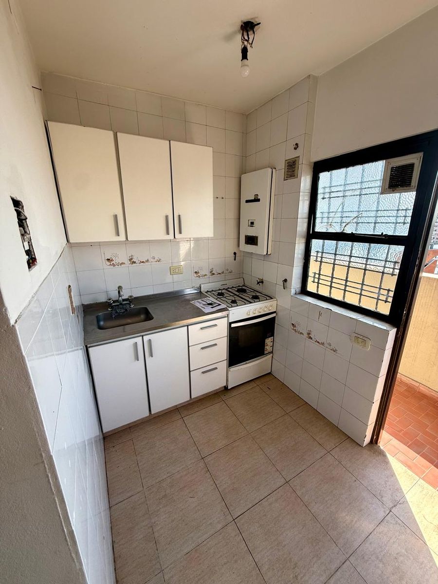 OPORTUNIDAD VENTA DOS DEPTOS DE DOS AMBIENTES - 2