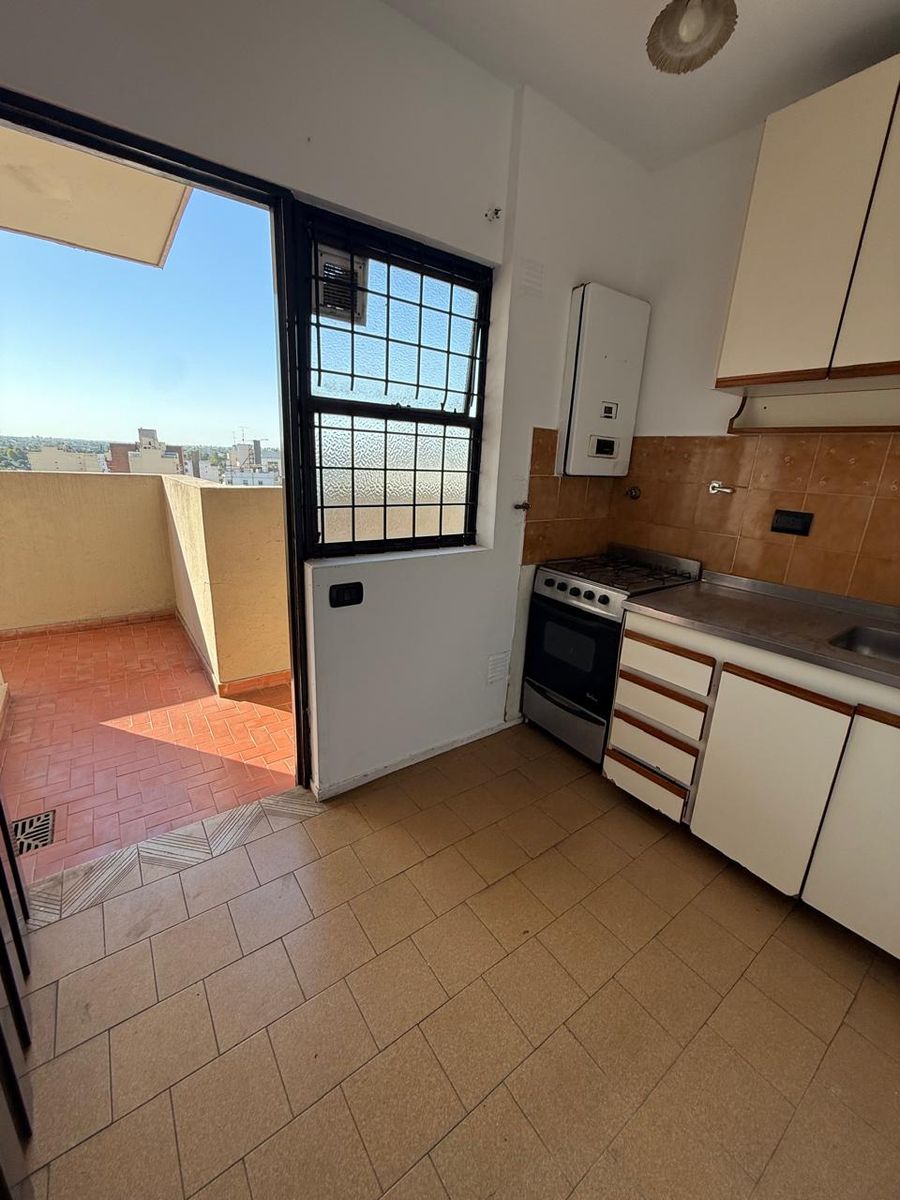OPORTUNIDAD VENTA DOS DEPTOS DE DOS AMBIENTES - 10