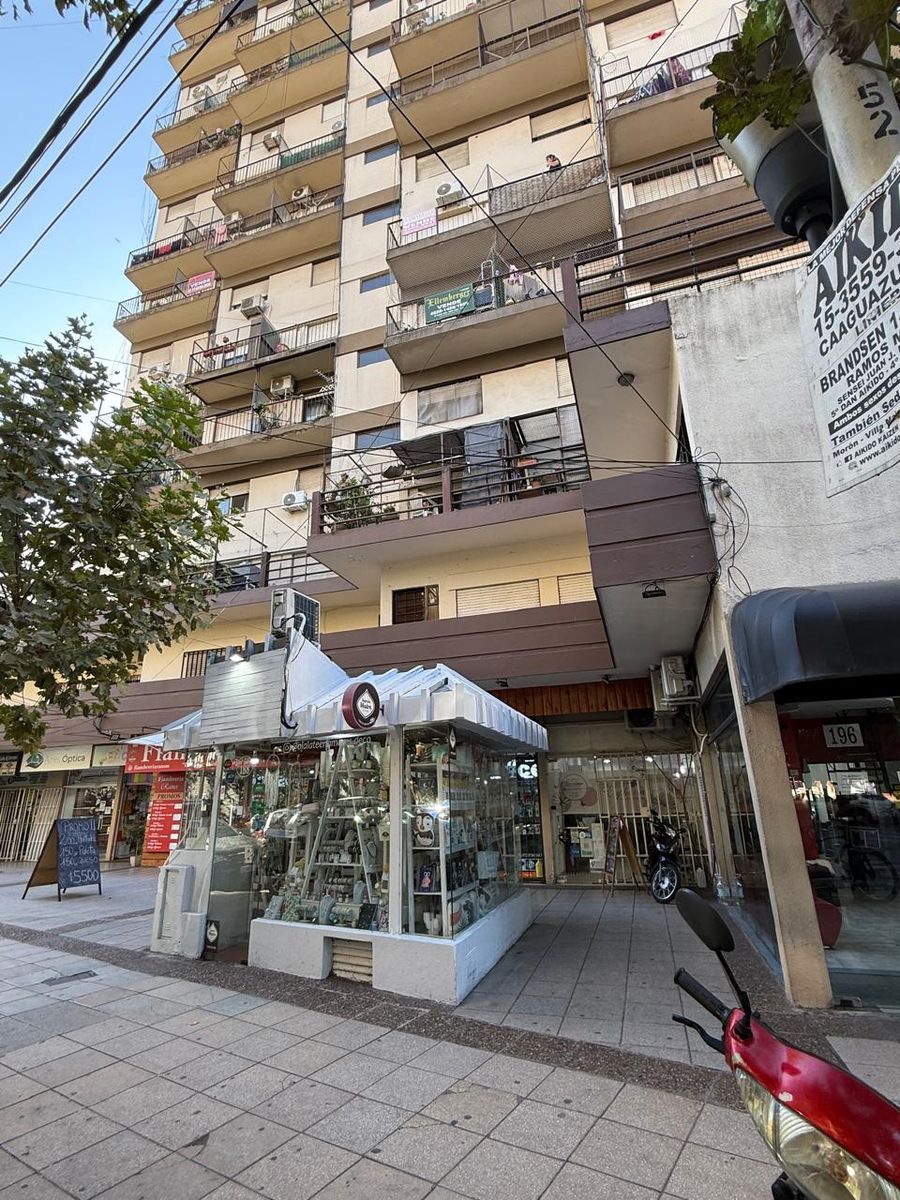 OPORTUNIDAD VENTA DOS DEPTOS DE DOS AMBIENTES - 11