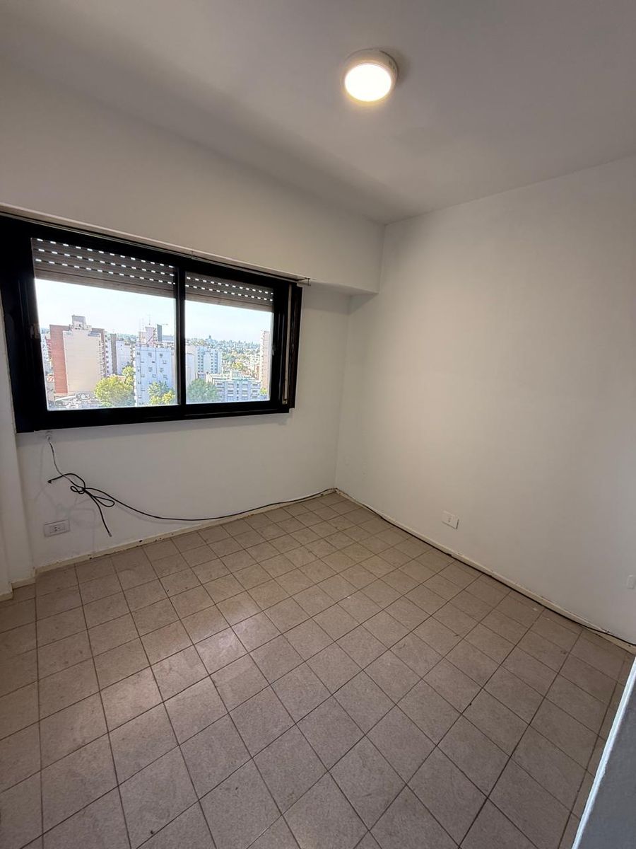 OPORTUNIDAD VENTA DOS DEPTOS DE DOS AMBIENTES - 18