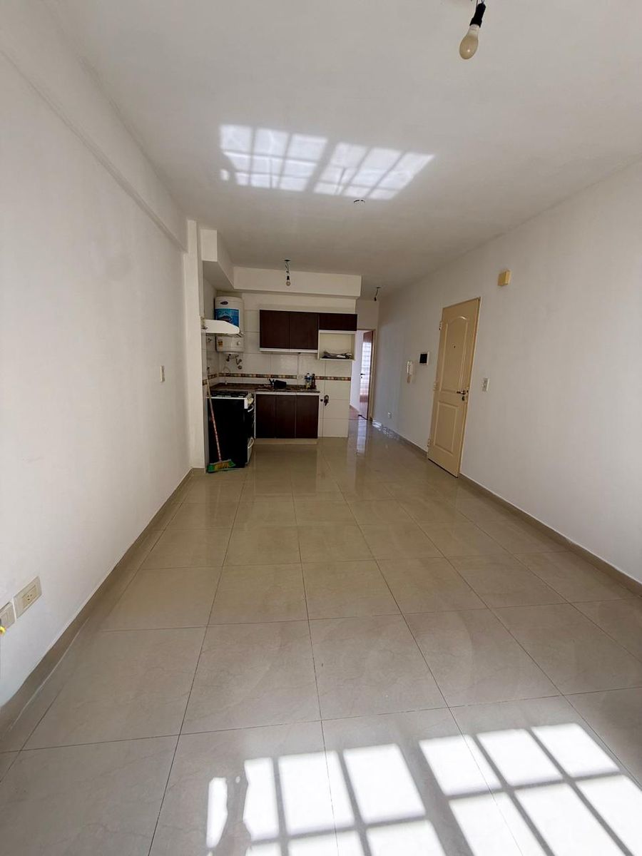 ALQUILER DOS AMBIENTES C/COCHER Y TERRAZA - 2