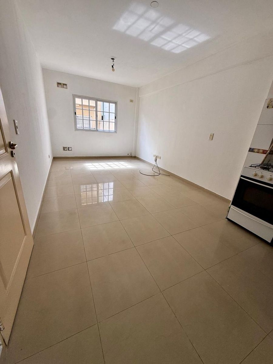 ALQUILER DOS AMBIENTES C/COCHER Y TERRAZA - 3