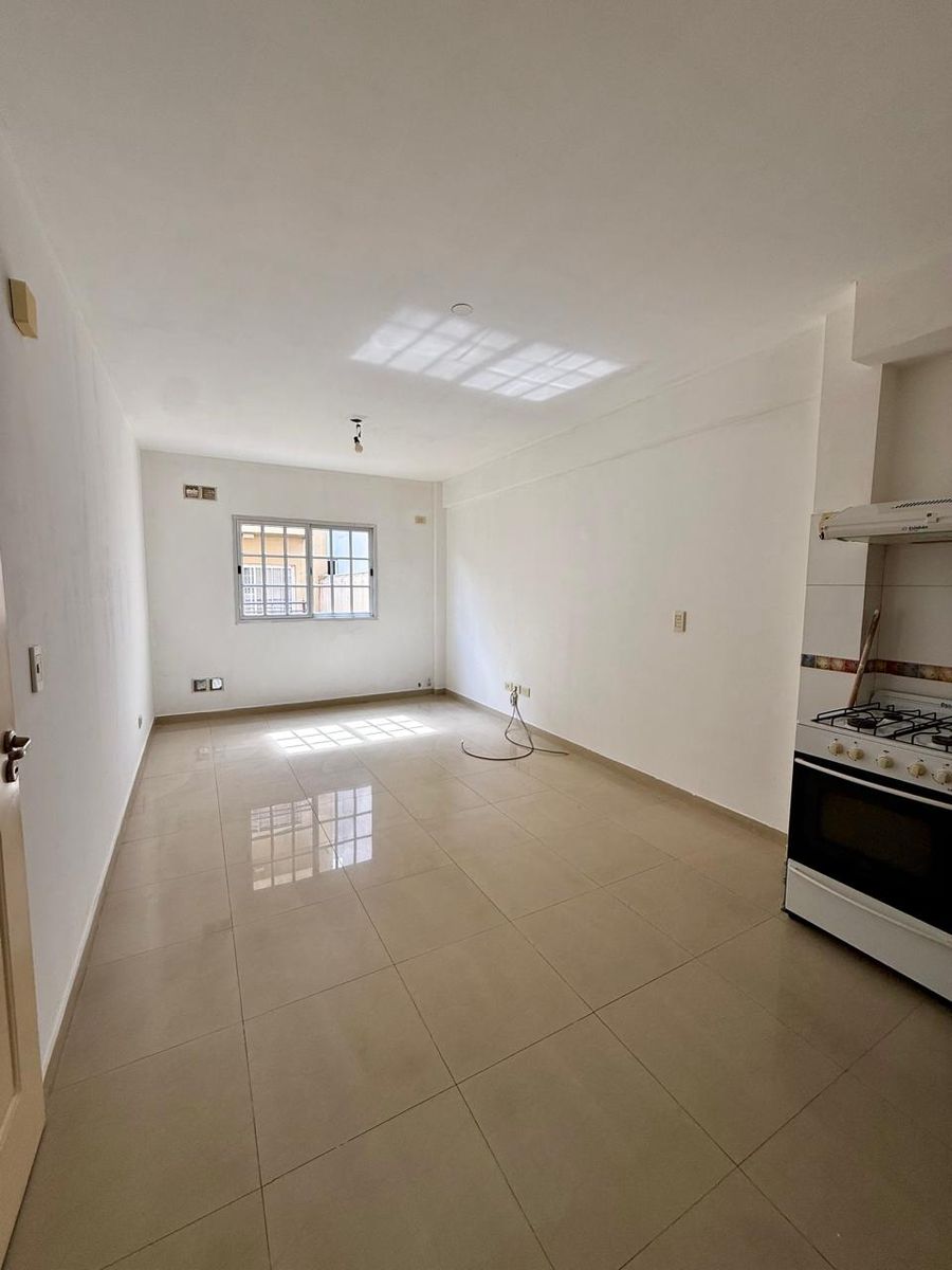 ALQUILER DOS AMBIENTES C/COCHER Y TERRAZA - 4