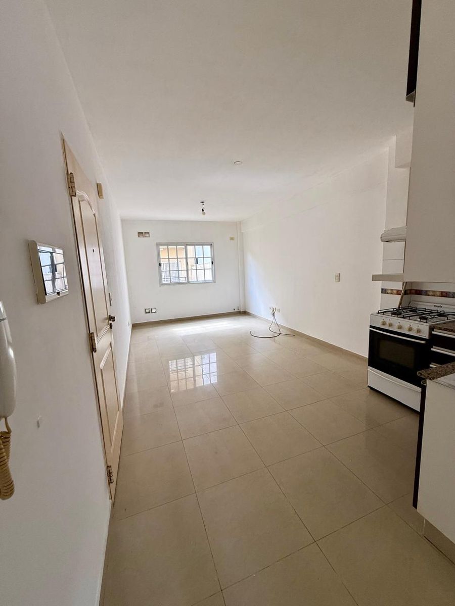 ALQUILER DOS AMBIENTES C/COCHER Y TERRAZA - 6
