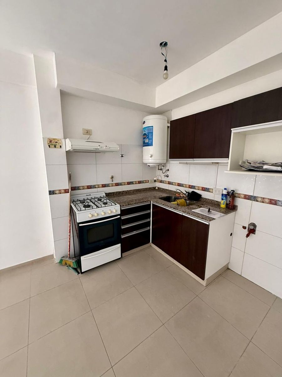 ALQUILER DOS AMBIENTES C/COCHER Y TERRAZA - 11
