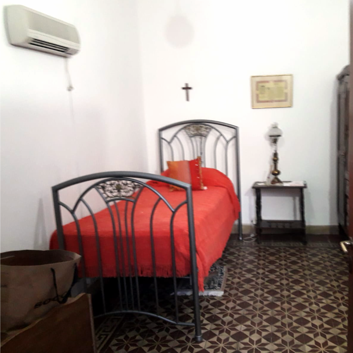 Se Vende Casa: Ubicada en la calle Padre Luis Monti, esta casa espaciosa y acogedora te brinda un total de 290 m² para disfrutar. — foto 6