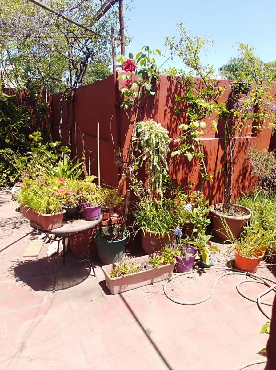 VENTA // CABALLITO - PH 3 amb. en P.B., con PATIO y TERRAZA+QUINCHO. Sup.Total: 104,65m2 - Valor: U$S.120.000.- BAJAS EXPENSAS. — foto 2