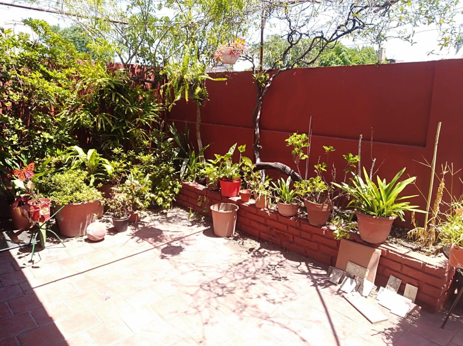 VENTA // CABALLITO - PH 3 amb. en P.B., con PATIO y TERRAZA+QUINCHO. Sup.Total: 104,65m2 - Valor: U$S.120.000.- BAJAS EXPENSAS. — foto 3