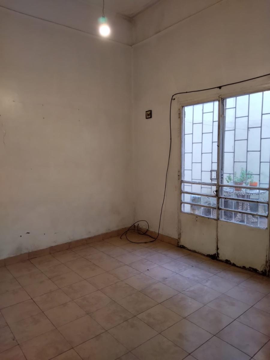 VENTA // FLORES - Dpto 4 amb. en P.B., con 2 patios propios (+lavadero). Muy buena ubicación. VALOR: U$S.100.0000 — foto 8