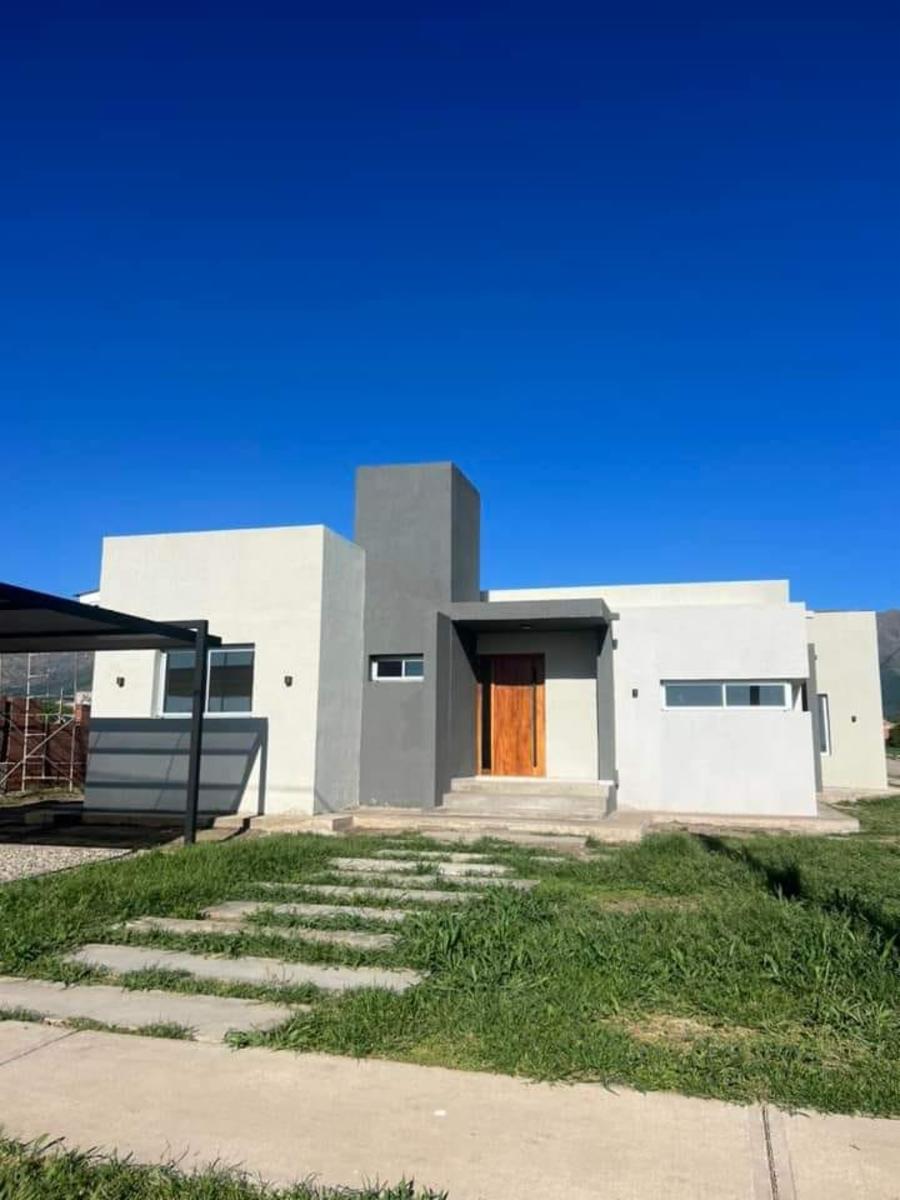 CASA A ESTRENAR A LA VENTA - BARRIO LA ARBOLADA — foto 2