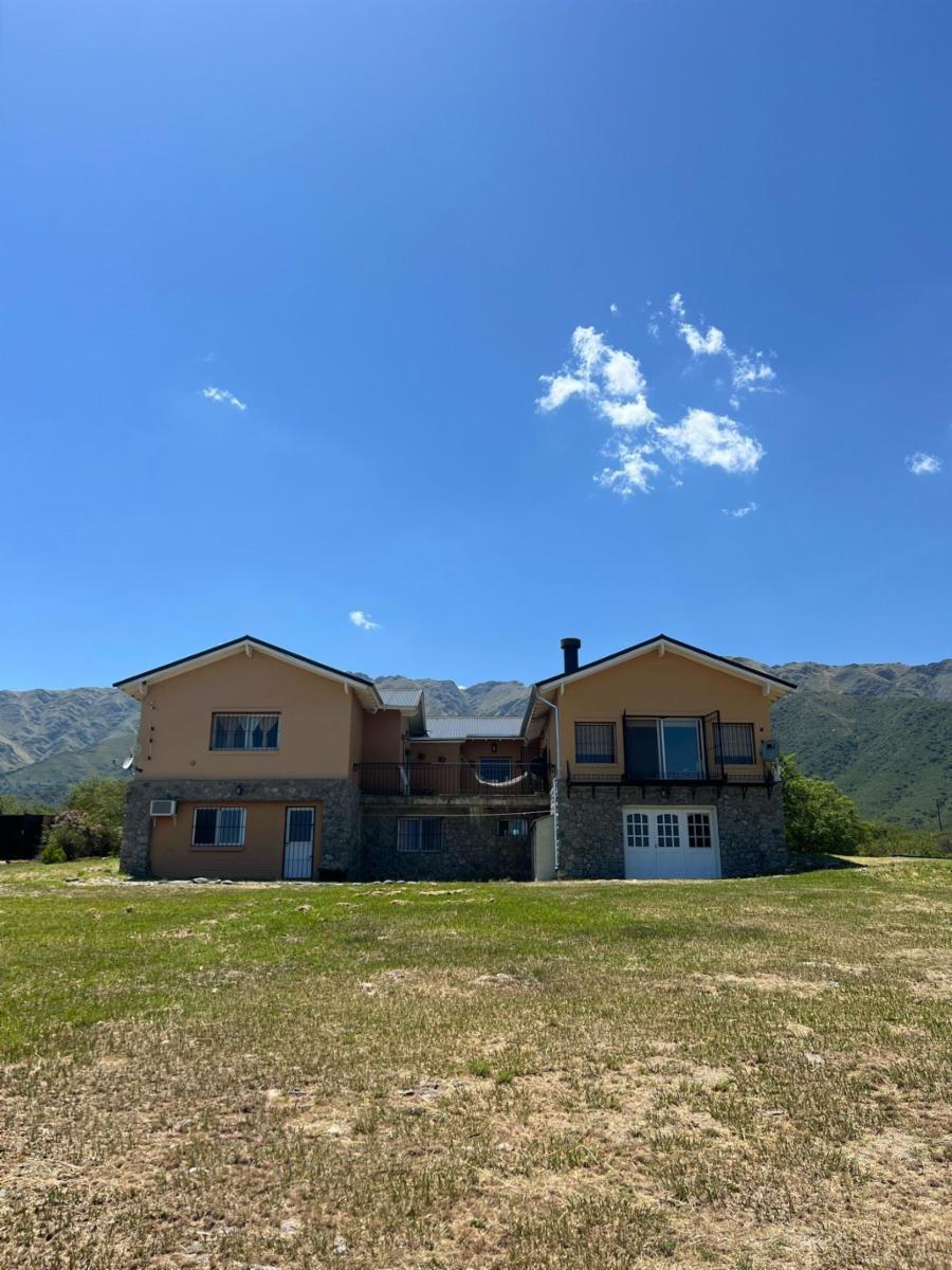 GRAN CASA EN VENTA-CARPINTERIA SAN LUIS