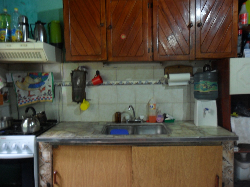 Moreno. Francia entre Venezuela y El Salvador. Casa 3 ambientes, 2 dormitorios, cocina-comedor, baño, entrada vs autos y fondo libre — foto 6