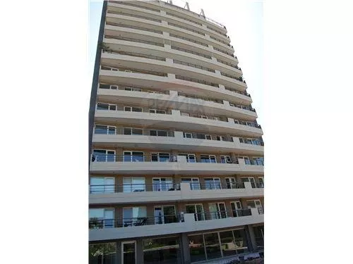 Edificio Los Palmares. Dpto 3 ambientes con balcon corrido y garage
Acepta dpto en parte de pago