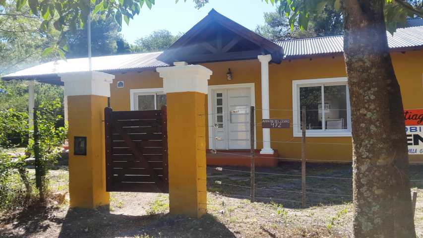 Casa en cordoba con lote 800 m2 3 cuadras de ruta 38 LA PROPIEDAD SE ENCUENTRA EN VILLA GIARDINO SOBRE AV. DEL CERRO